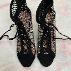 Women’s Carvala Black Net Peep Toe Shoe Size 7